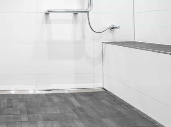 Barrierefreie Bäder in einem Neubau von Steinkühler in Leverkusen.