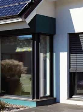 Modernes Haus von außen mit Licht und Steuerung System von Steinkühler in Leverkusen.